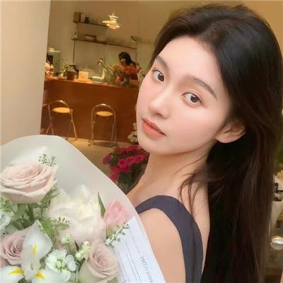 照片里的伴娘